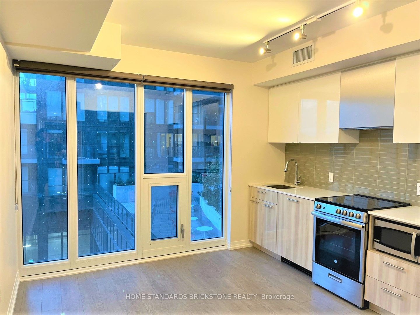 251 Jarvis St, unit 629 for rent