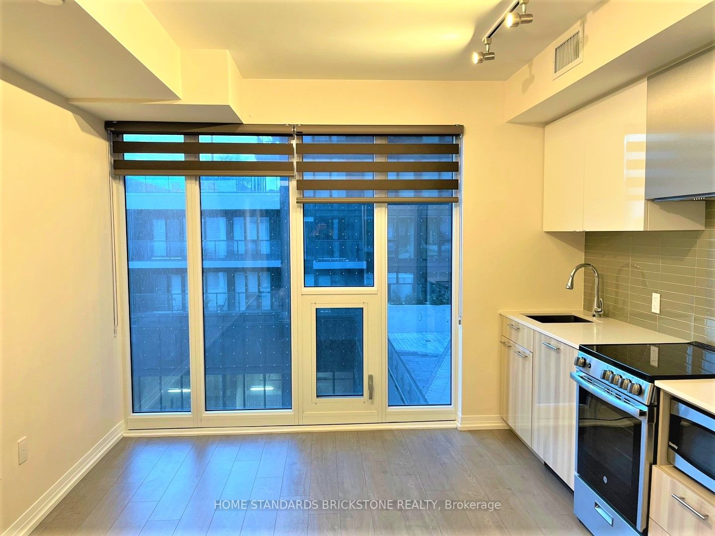 251 Jarvis St, unit 629 for rent