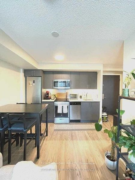 38 Monte Kwinter Crt, unit 407 for rent