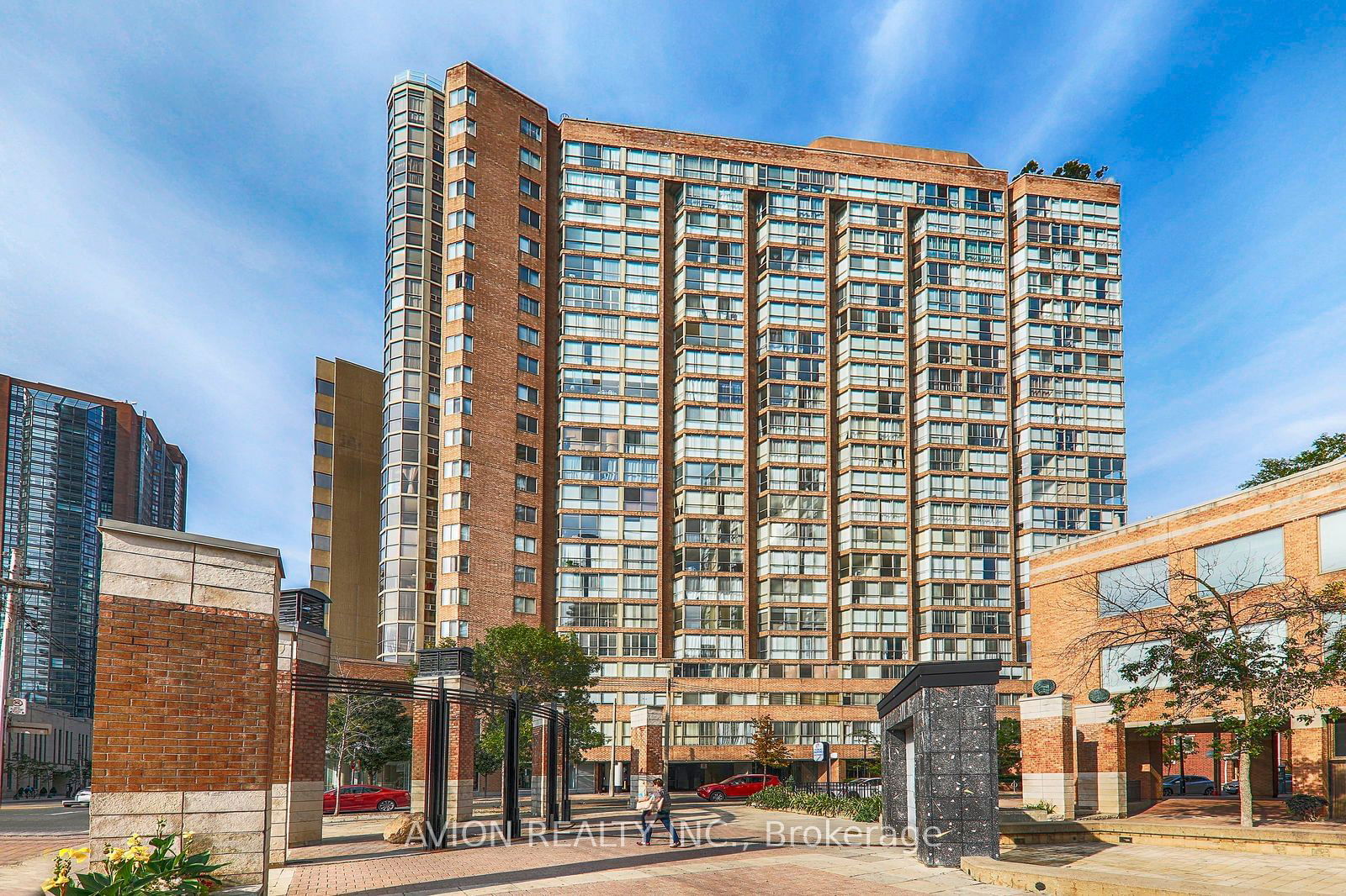 1055 Bay St, unit 402 for rent