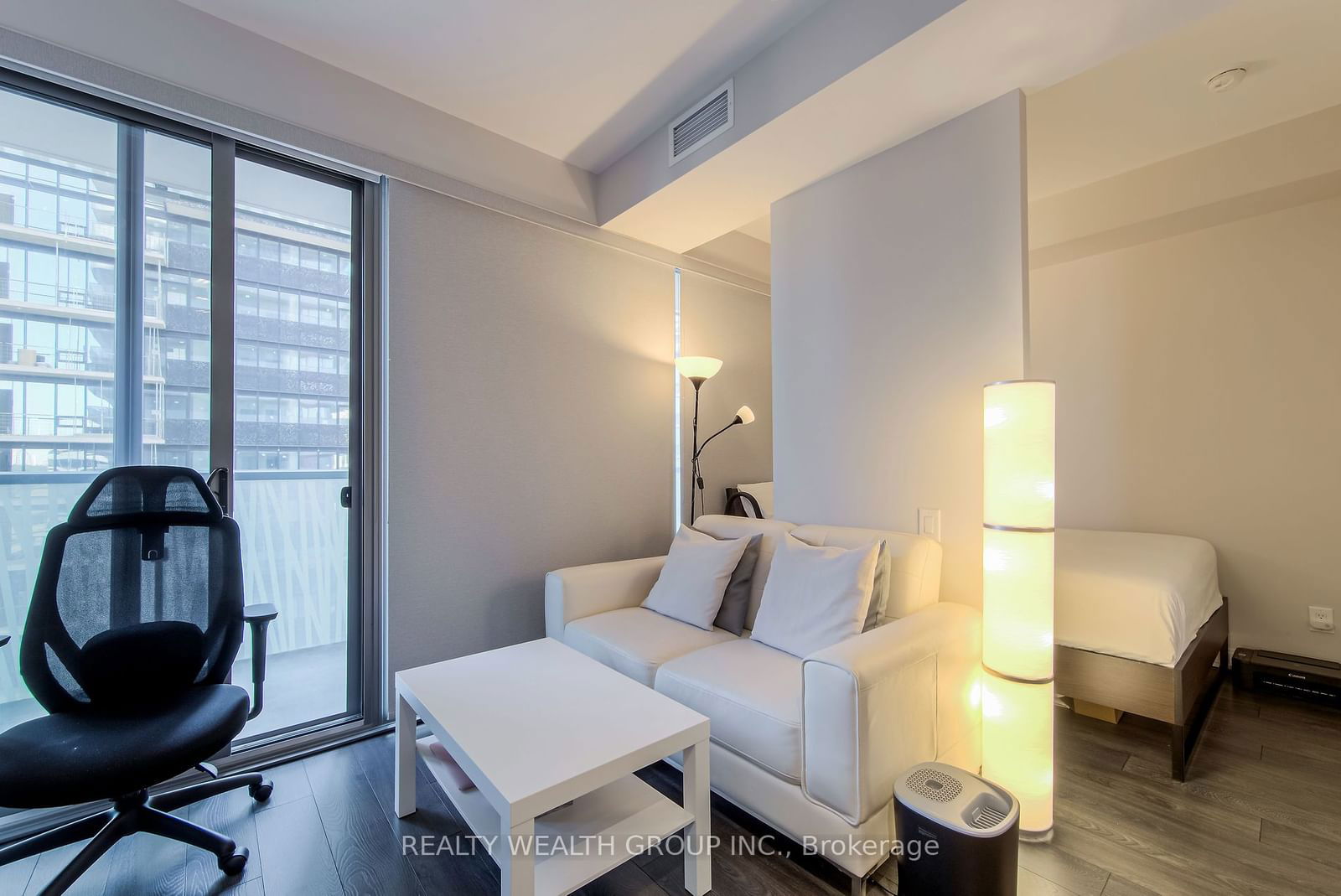 50 Charles St E, unit 1604 for rent