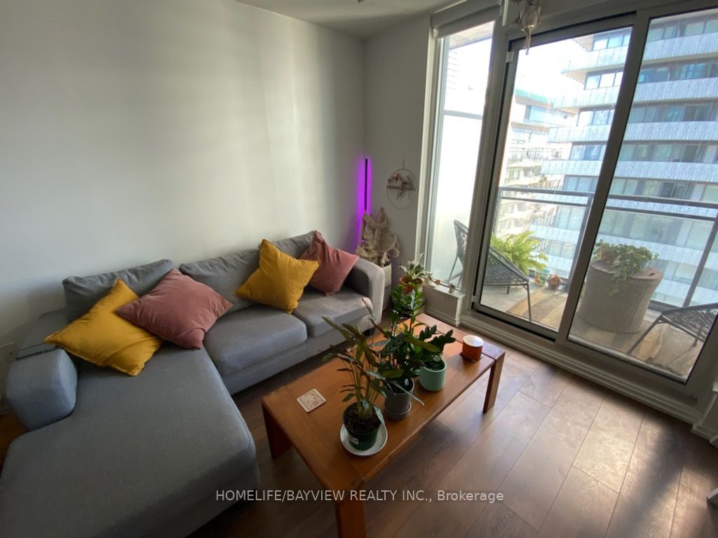 45 Charles St E, unit 3708 for rent