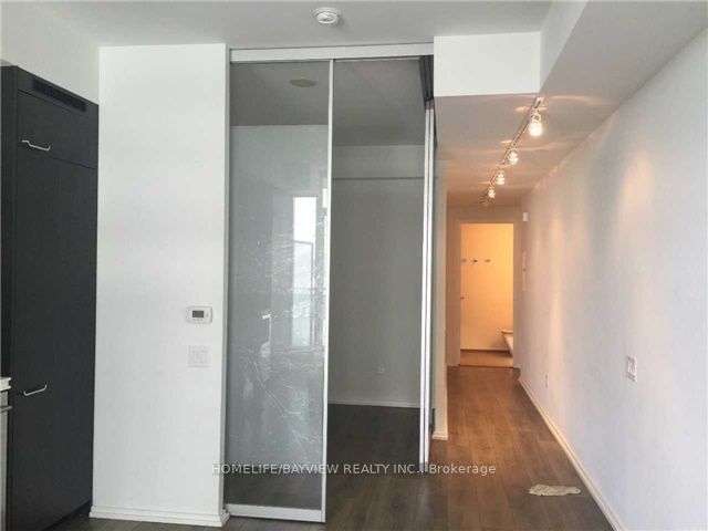 45 Charles St E, unit 3708 for rent