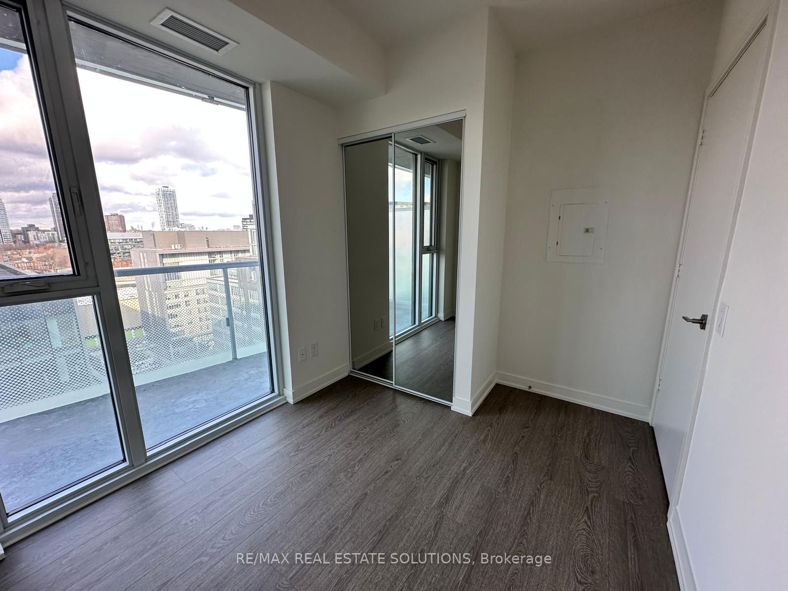 425 Front St E, unit 1105 for rent