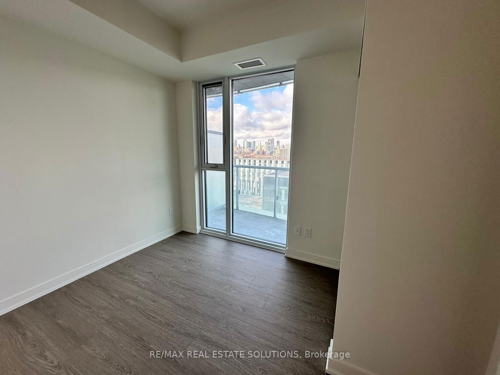 425 Front St E, unit 1105 for rent