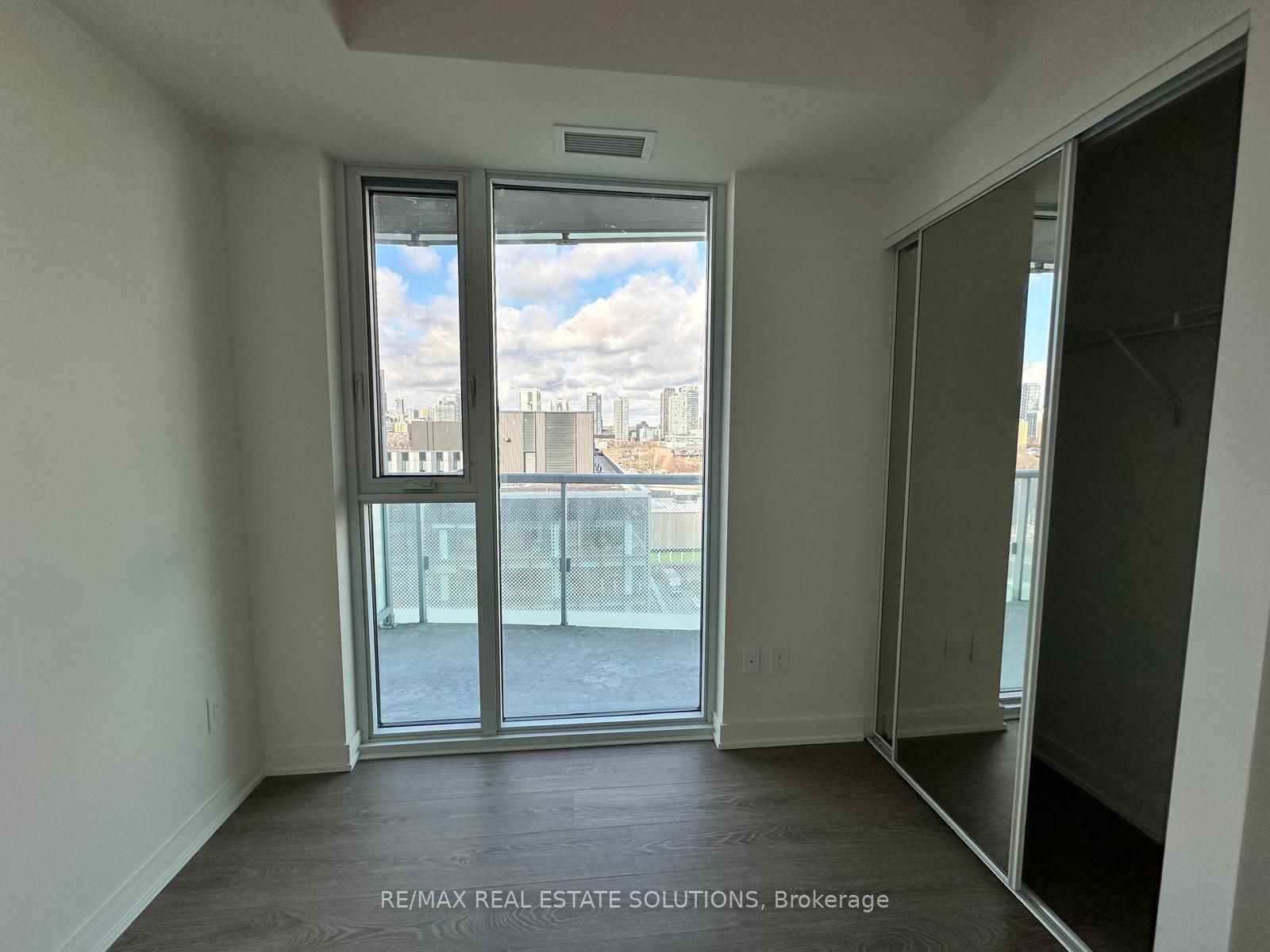 425 Front St E, unit 1105 for rent