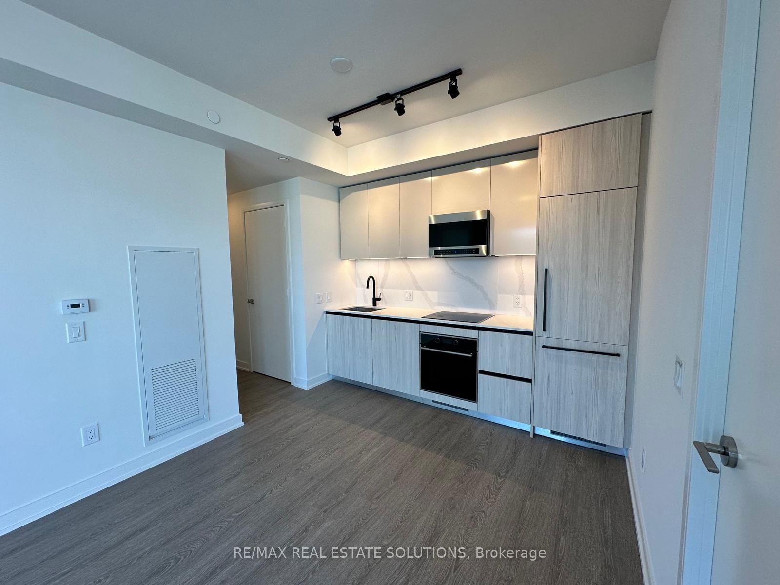 425 Front St E, unit 1105 for rent