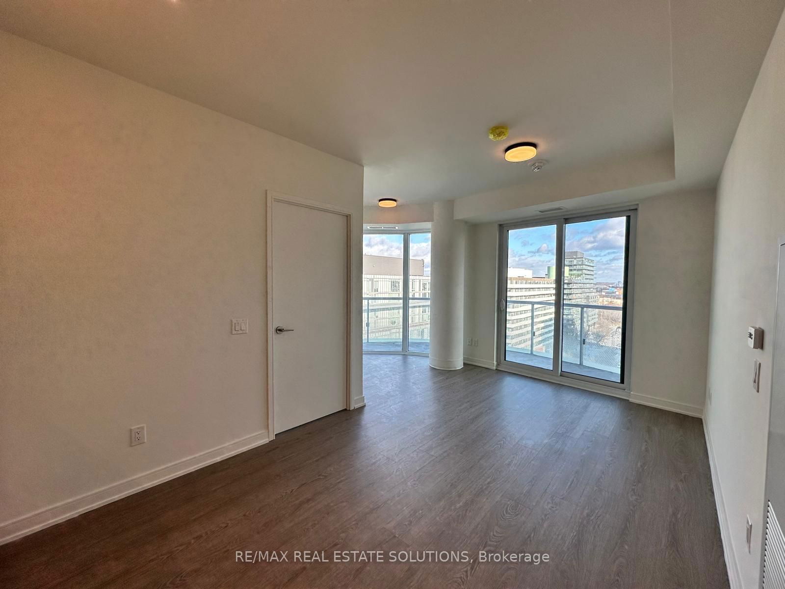 425 Front St E, unit 1105 for rent