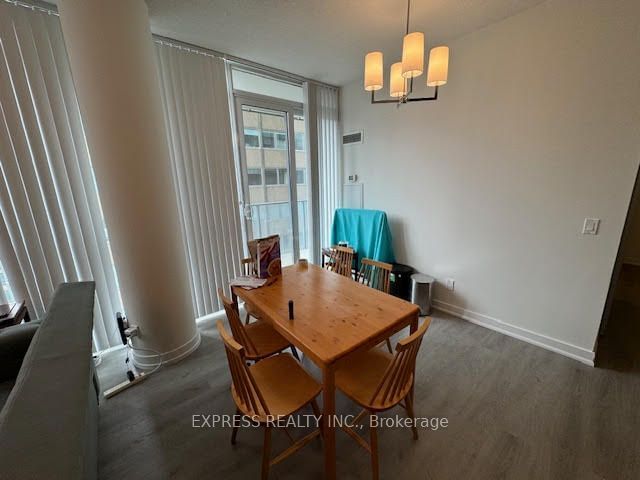 770 Bay St, unit 912 Br2 for rent