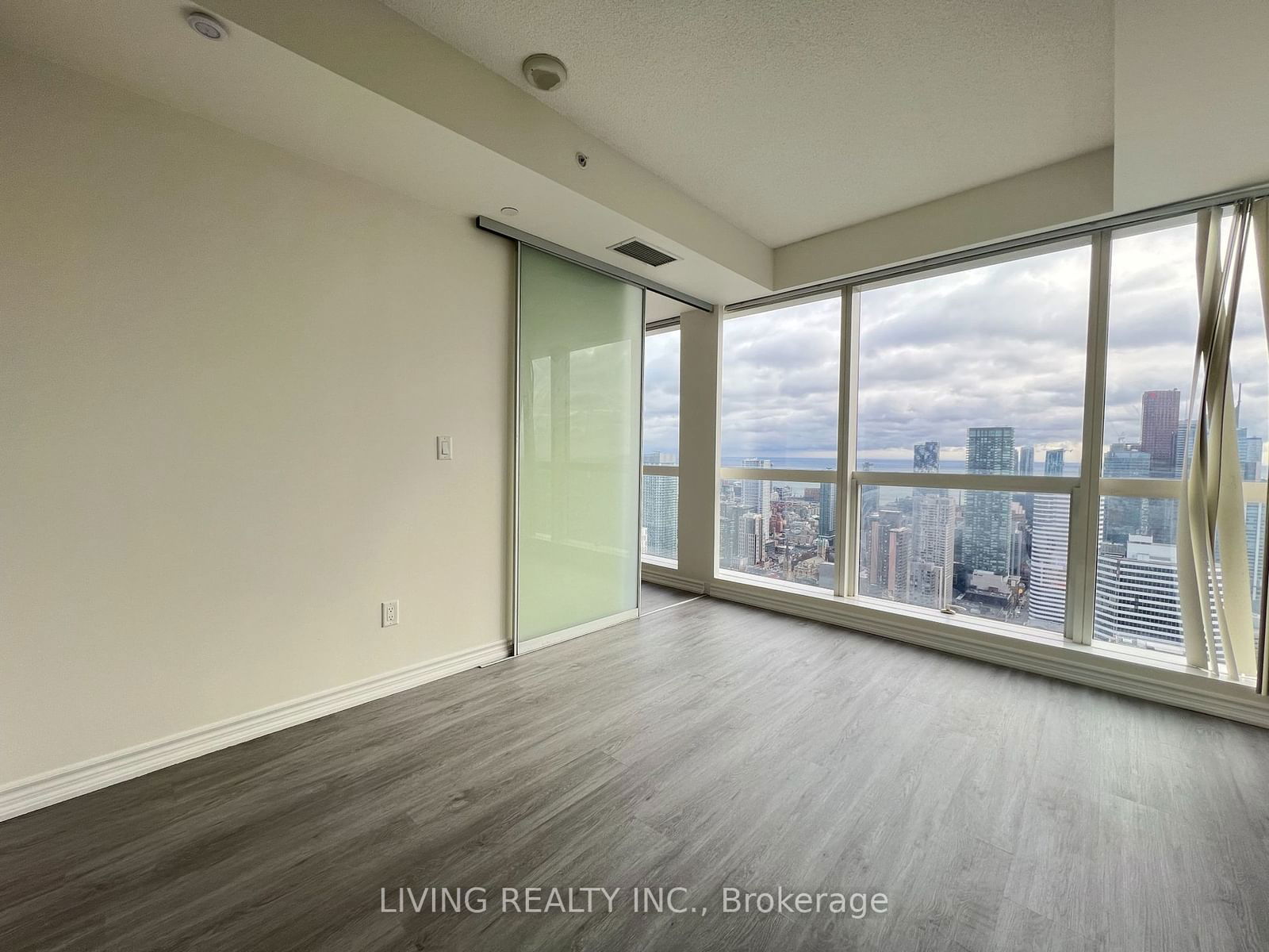 386 Yonge St, unit 5309 for rent