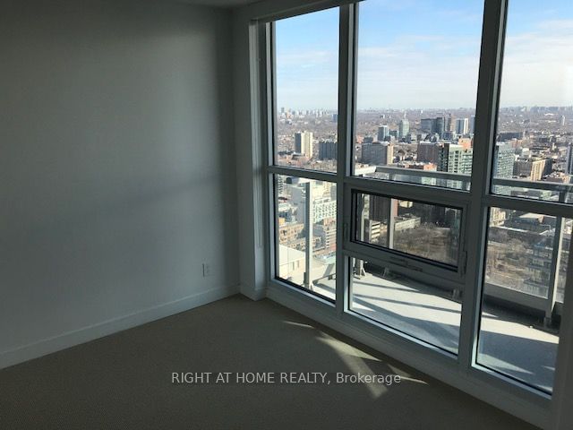 88 Scott St, unit 3805 for rent