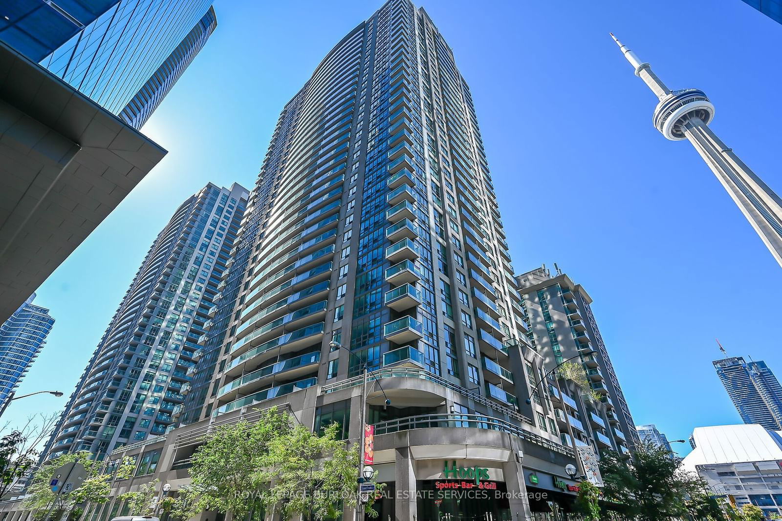 30 Grand Trunk Cres, unit 709 for sale