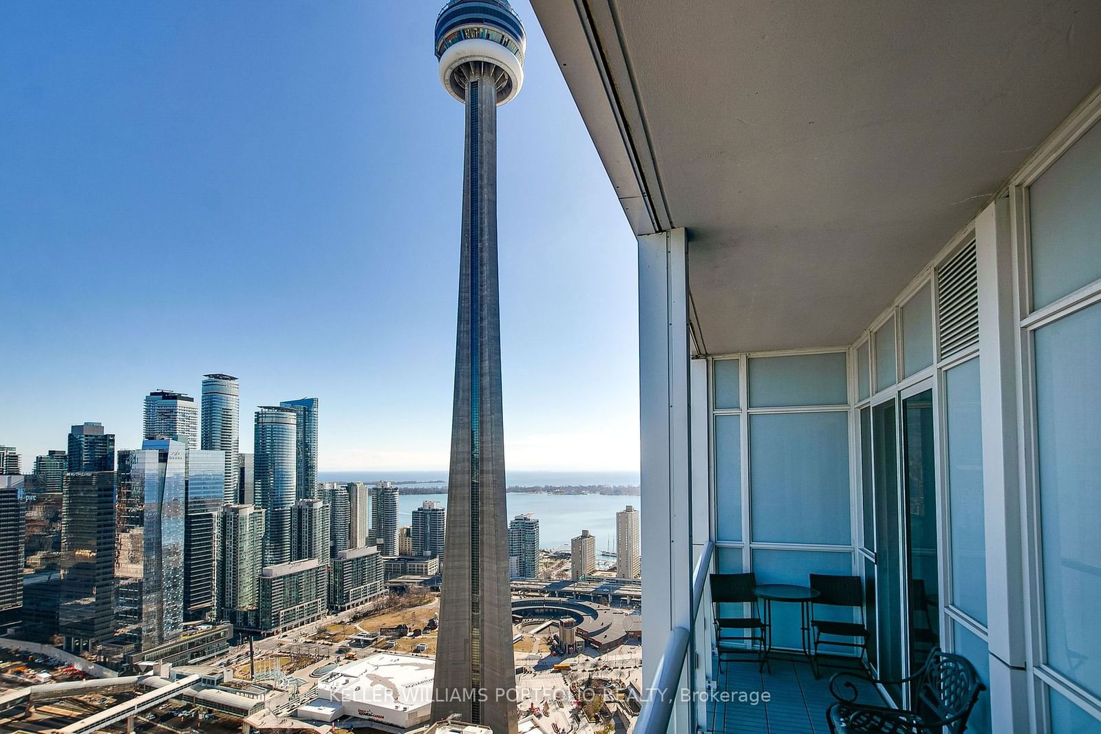 300 Front St W, unit 4403 for rent