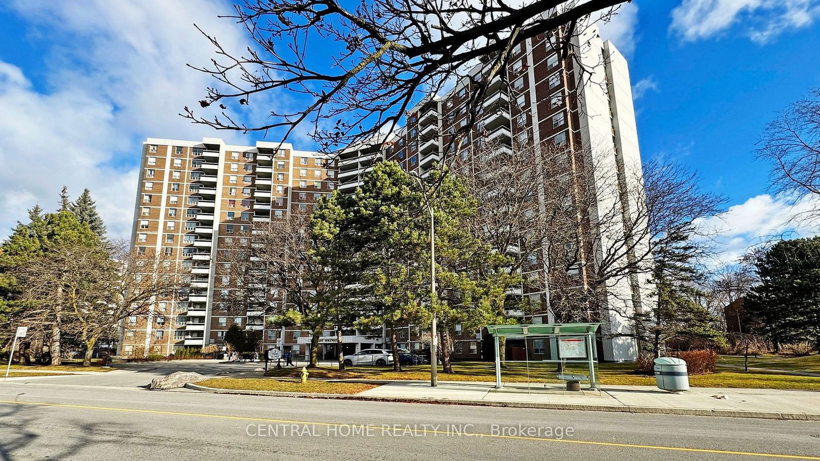 5 Shady Golfway Condos, North York, Toronto