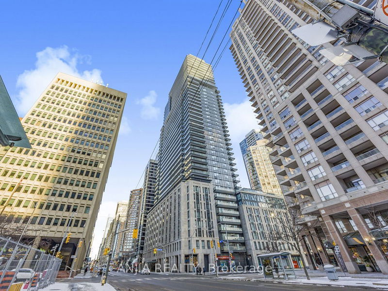 955 Bay St, unit 3003 for sale