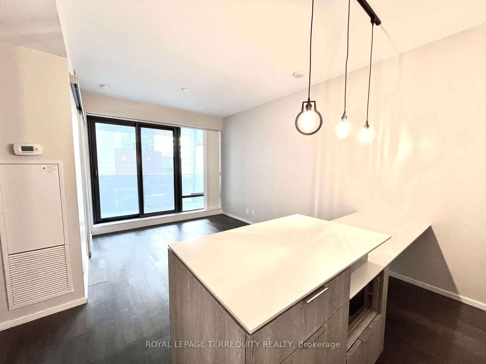 5 St Joseph St, unit 1206 for rent