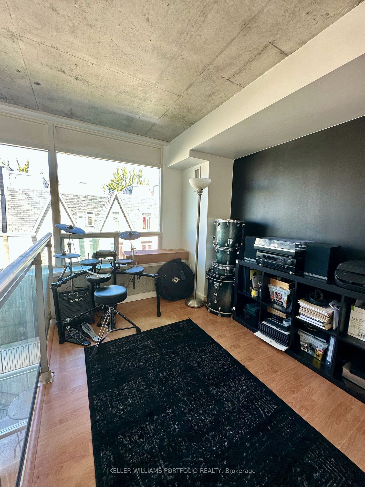 954 King St W, unit 321 for rent