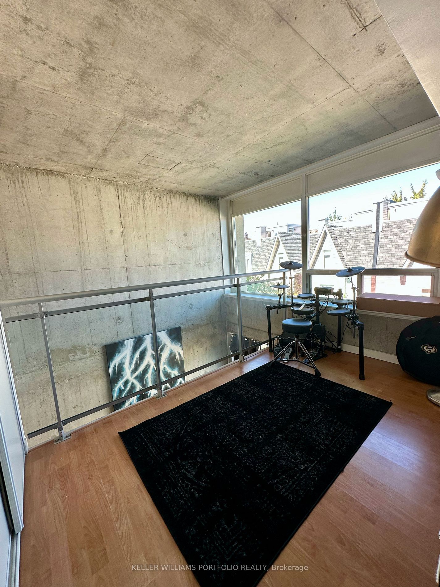 954 King St W, unit 321 for rent