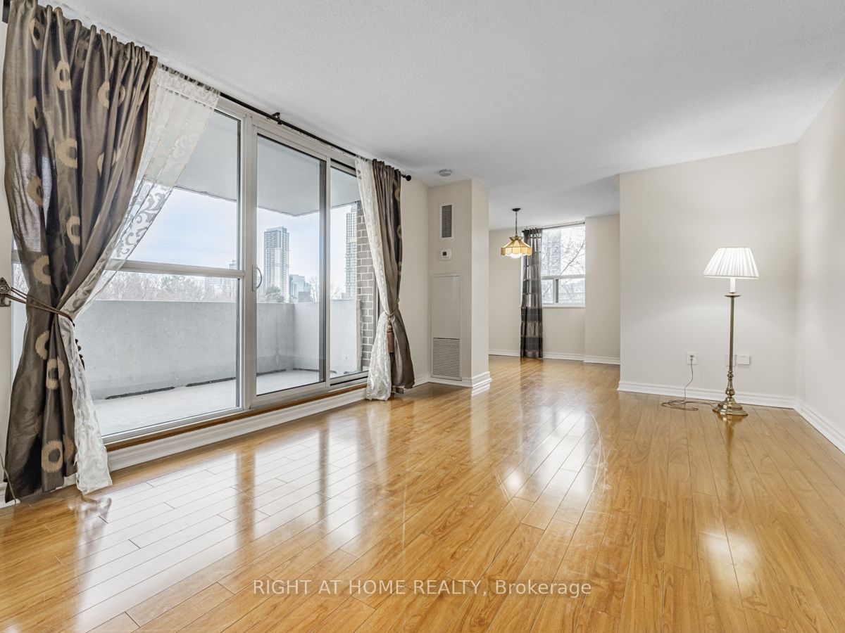 5 Old Sheppard Ave E, unit 403 for sale