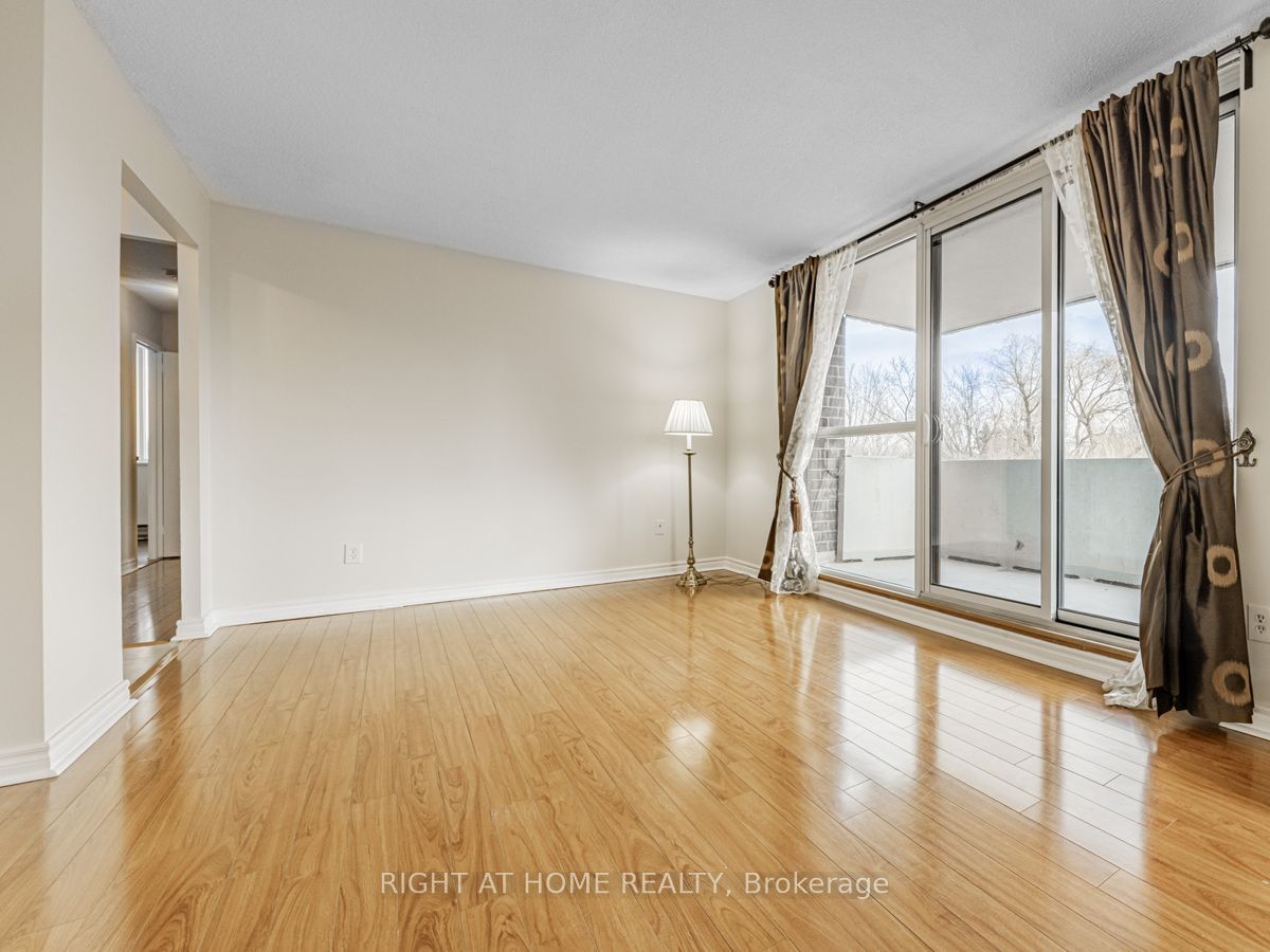 5 Old Sheppard Ave E, unit 403 for sale