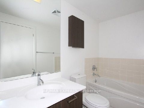 832 Bay St, unit 3208 for rent