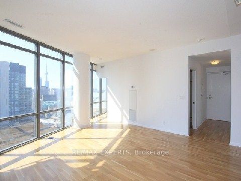 832 Bay St, unit 3208 for rent