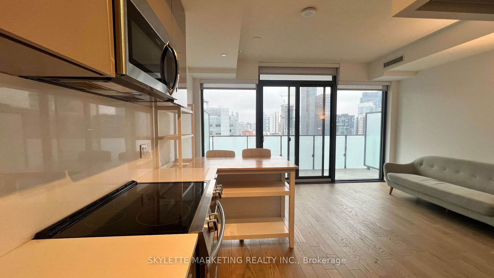 25 Richmond St E, unit 2213 for rent