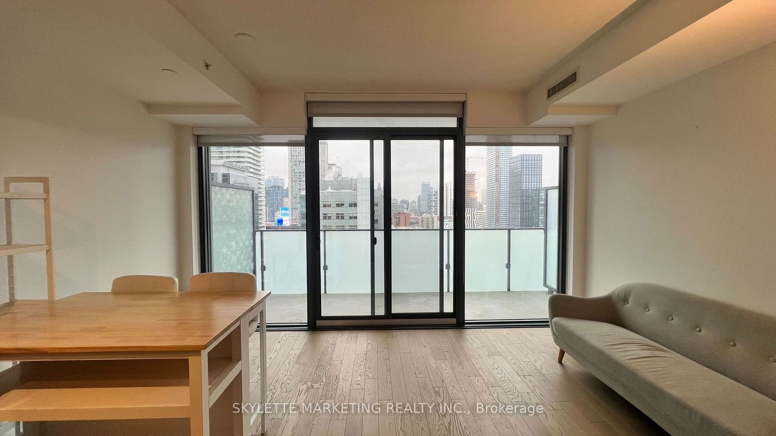 25 Richmond St E, unit 2213 for rent