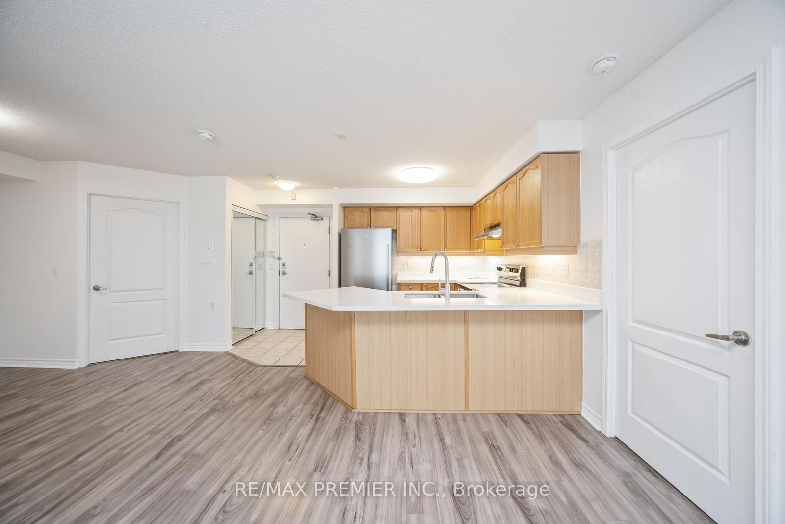 890 Sheppard Ave W, unit 213 for sale