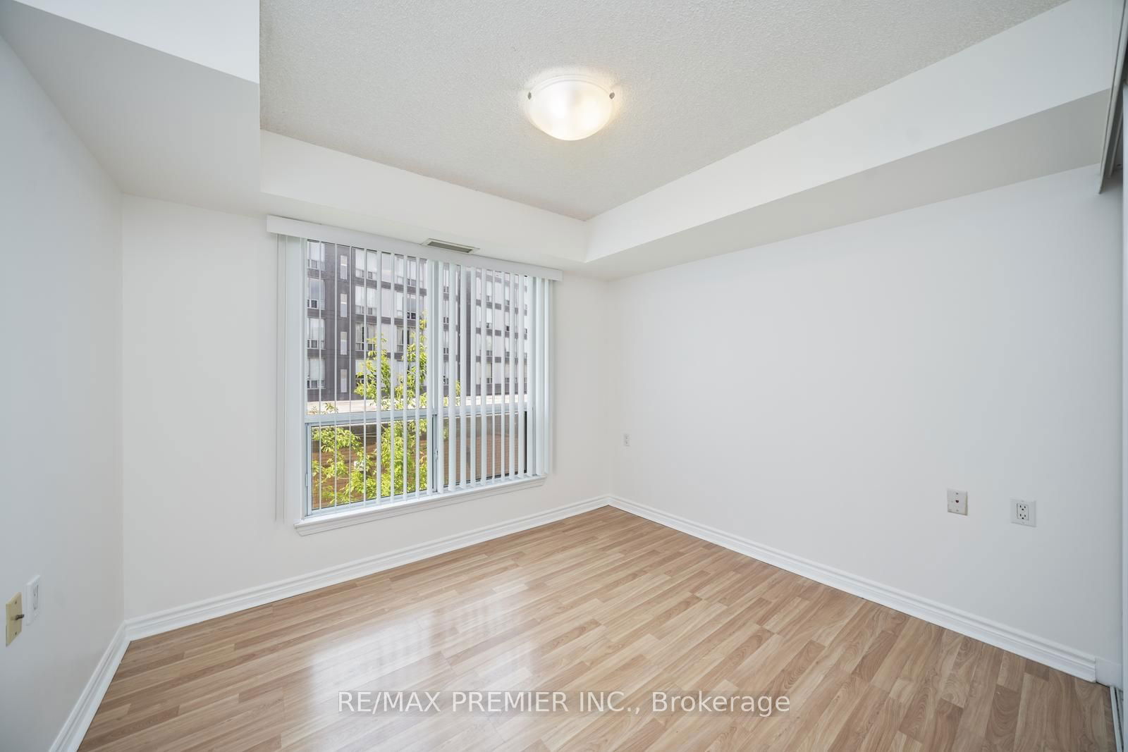 890 Sheppard Ave W, unit 213 for sale