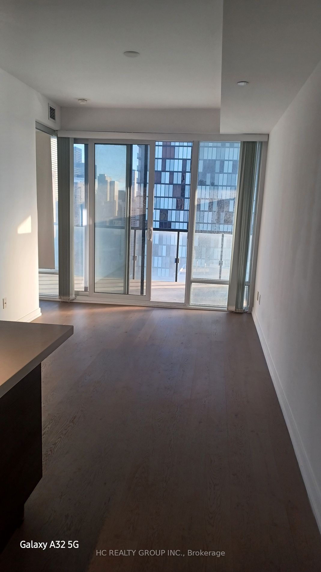 488 University Ave, unit 2208 for rent