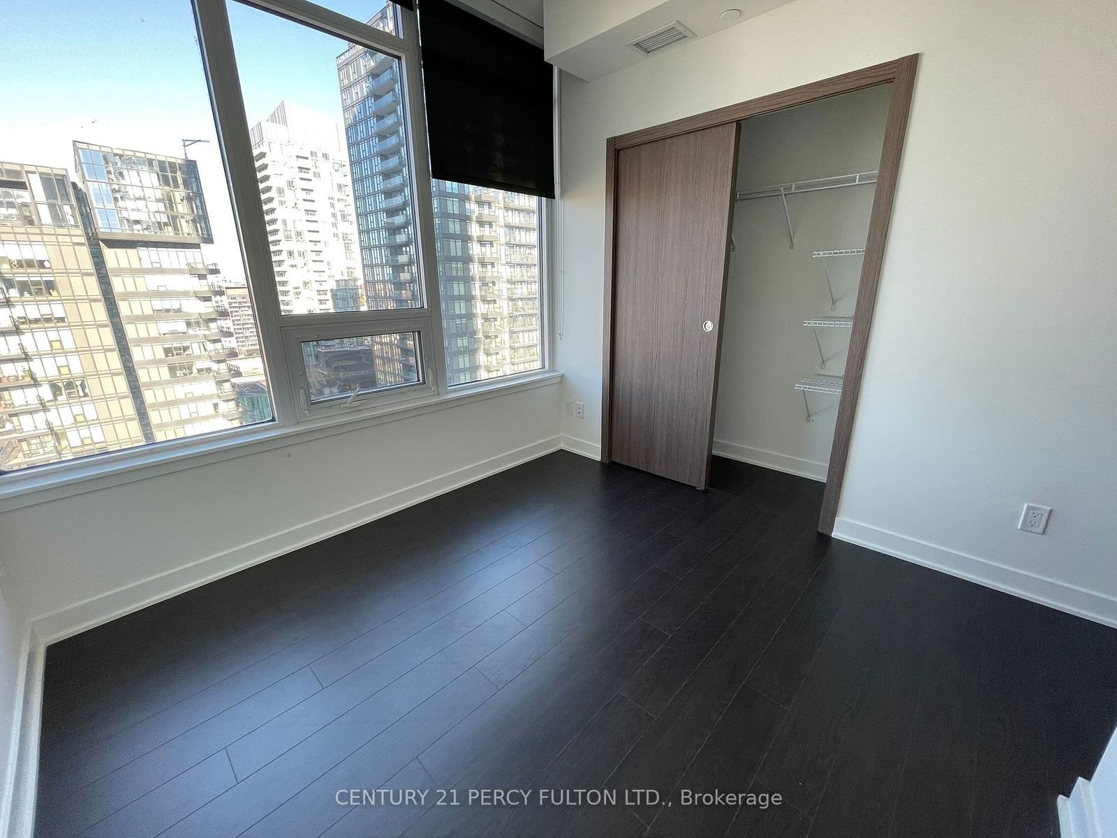 19 Bathurst St, unit 2105 for rent