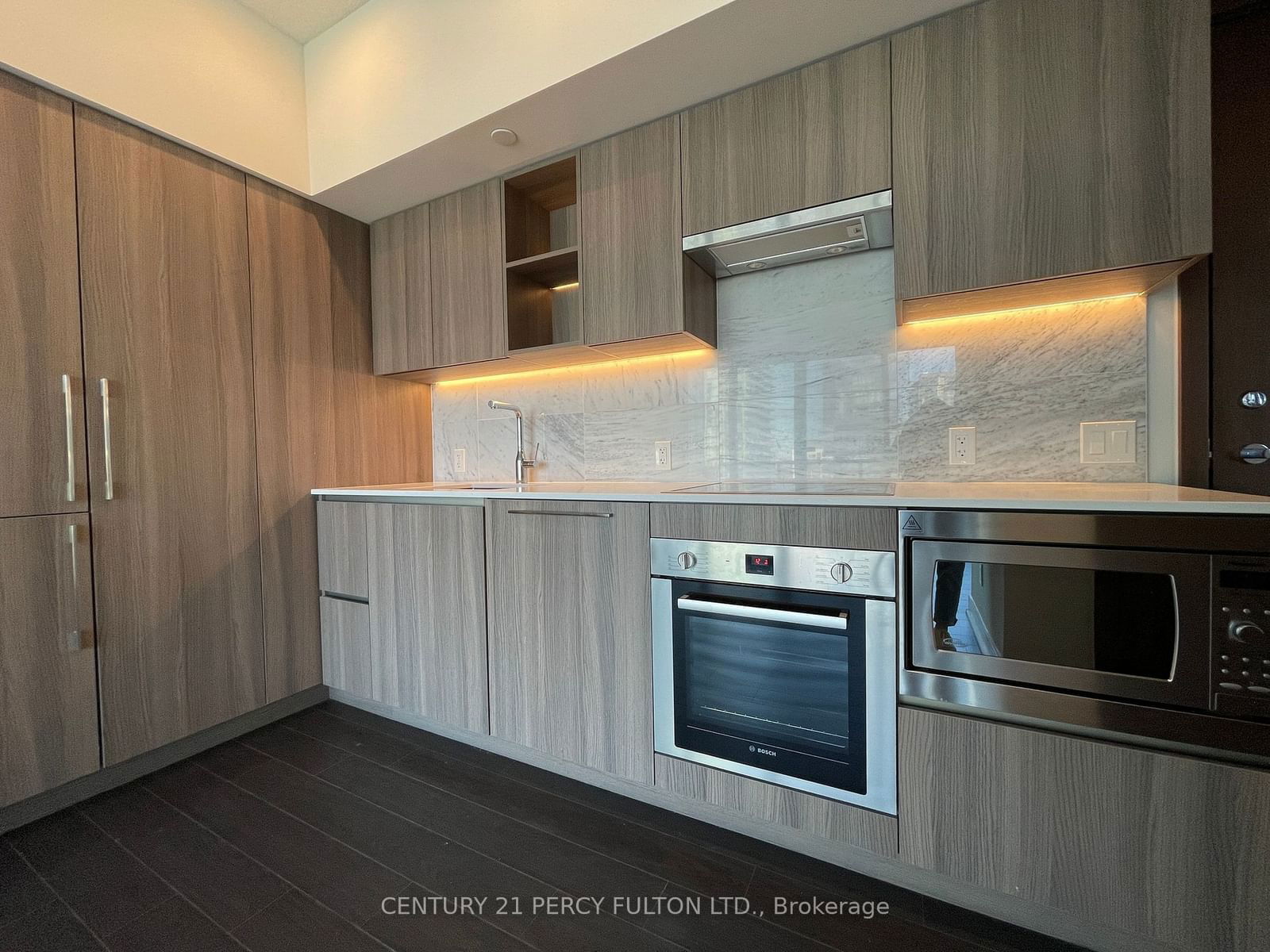 19 Bathurst St, unit 2105 for rent