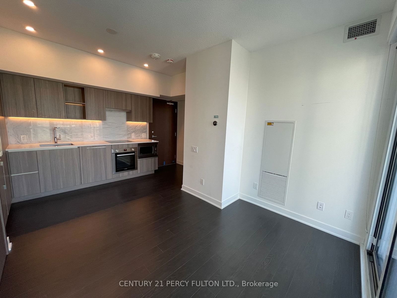 19 Bathurst St, unit 2105 for rent