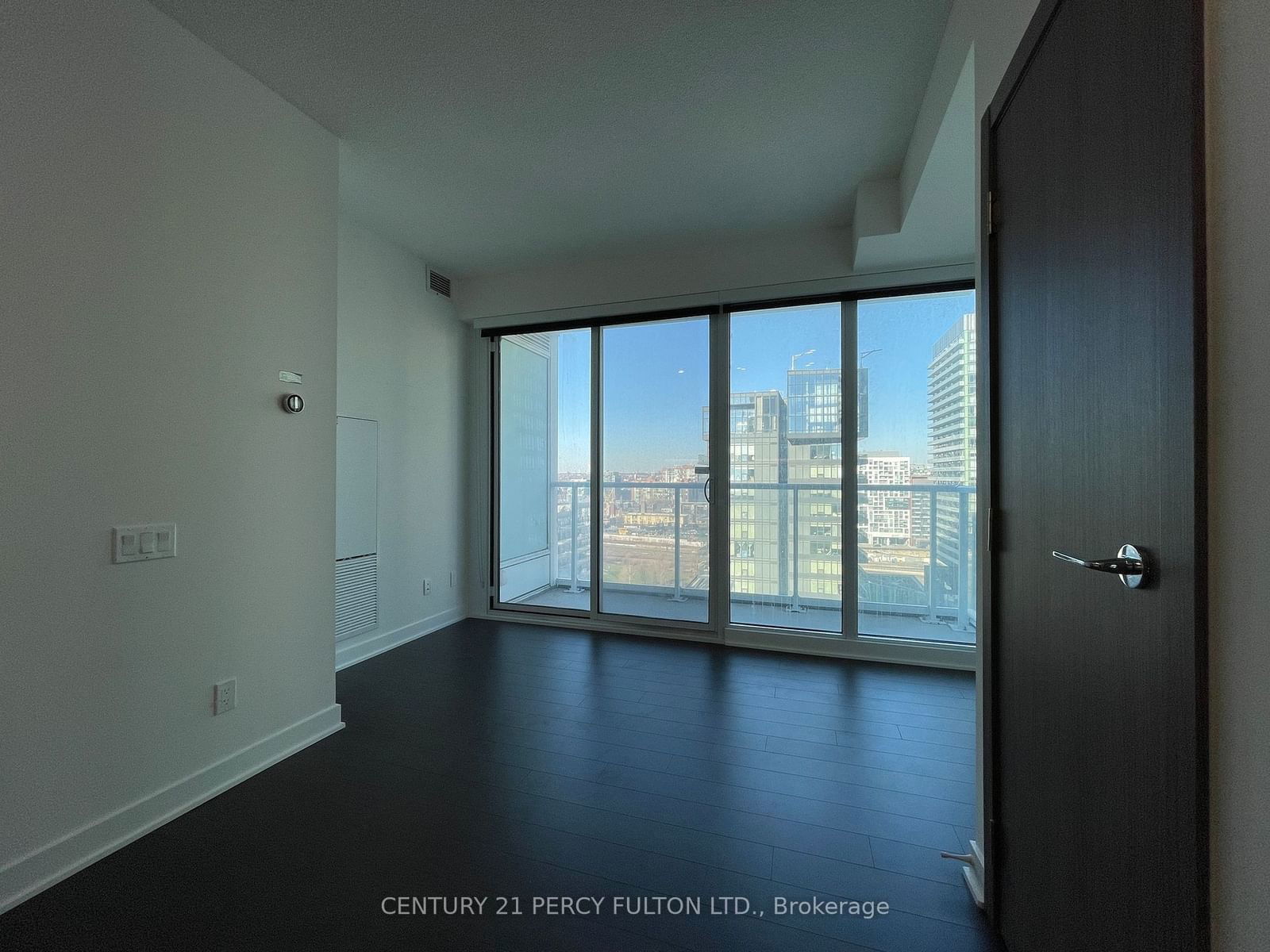 19 Bathurst St, unit 2105 for rent