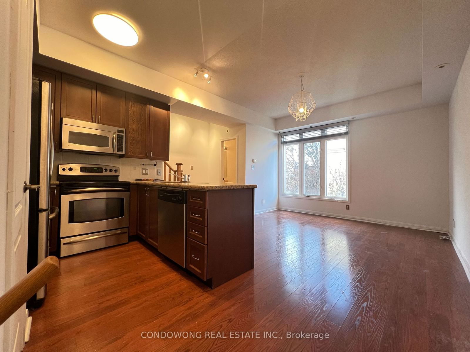 80 Carr St, unit TH5 for rent