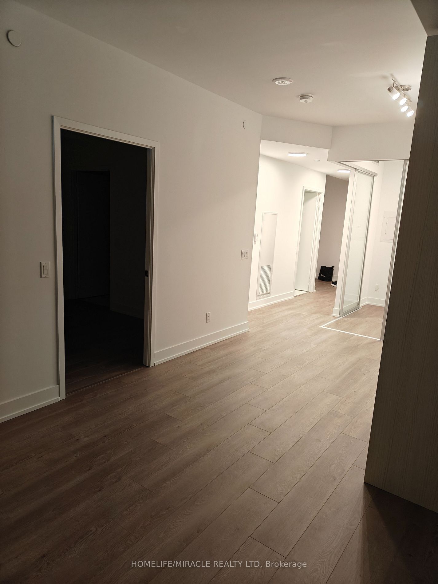 308 Jarvis St, unit 202 for rent