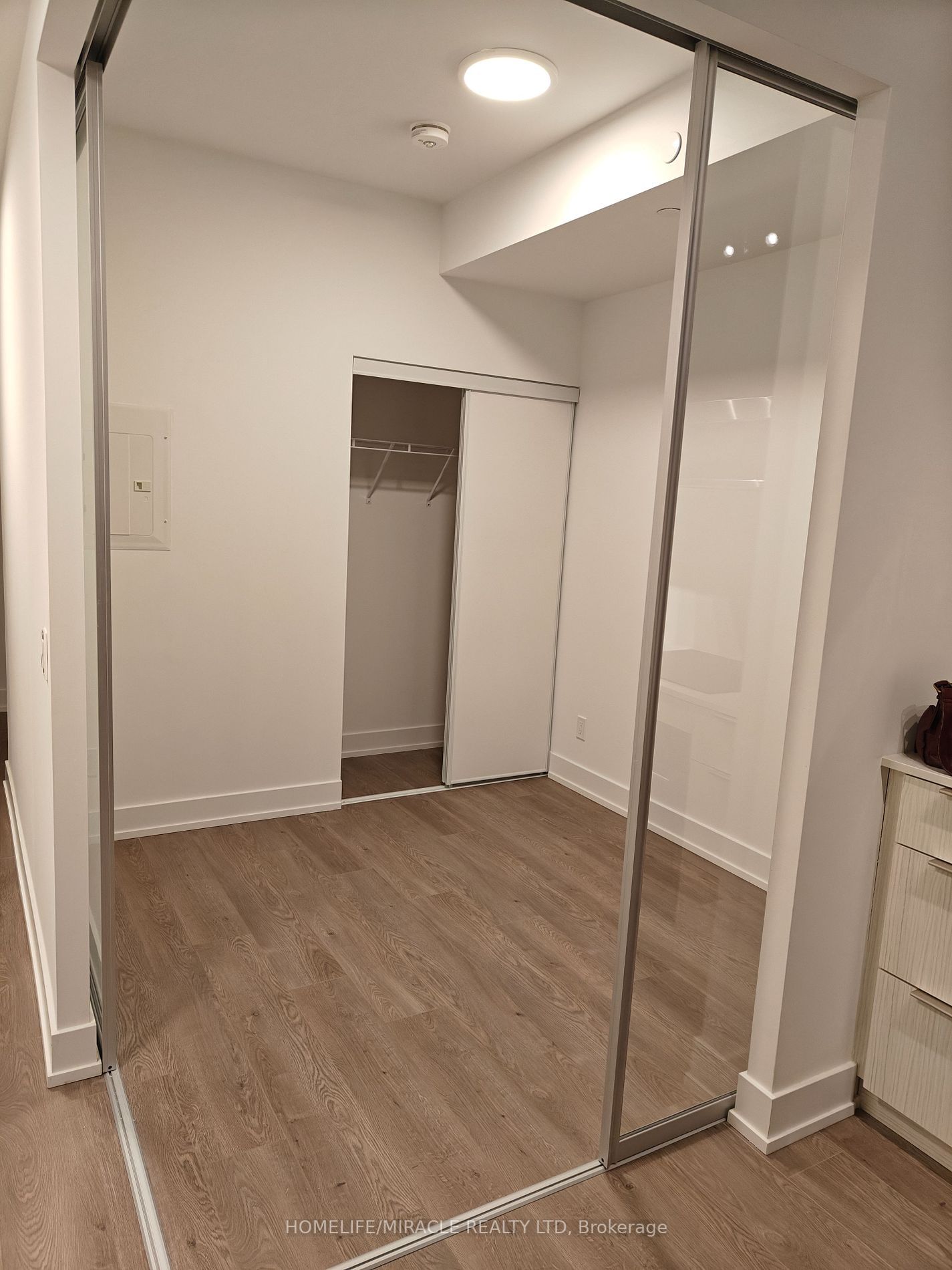 308 Jarvis St, unit 202 for rent