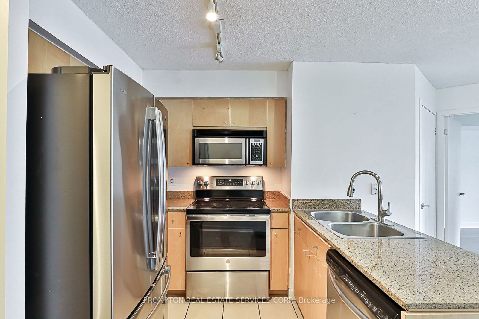 361 Front St, unit 2707 for rent