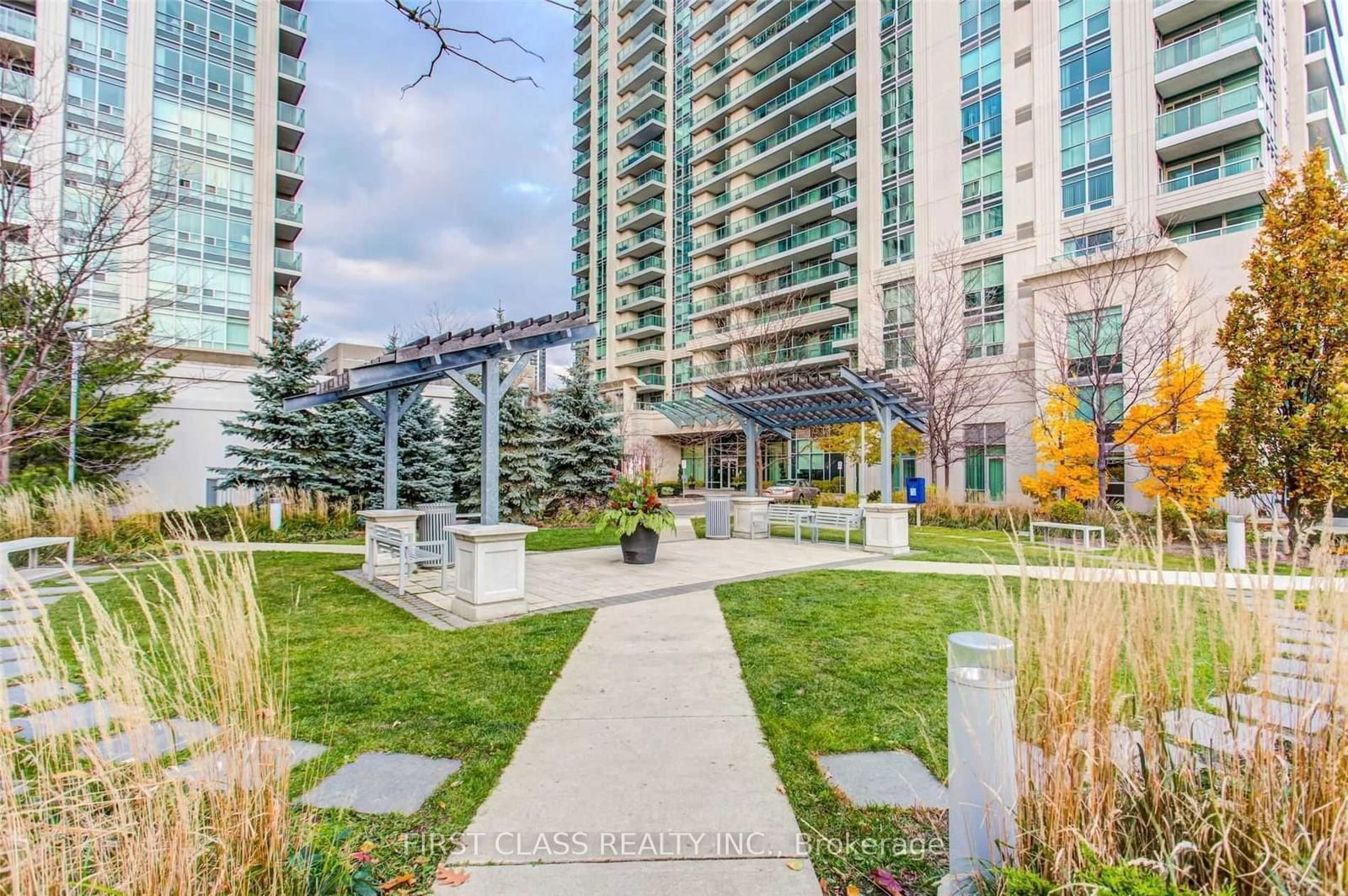 17 Anndale Dr, unit 1502 for rent