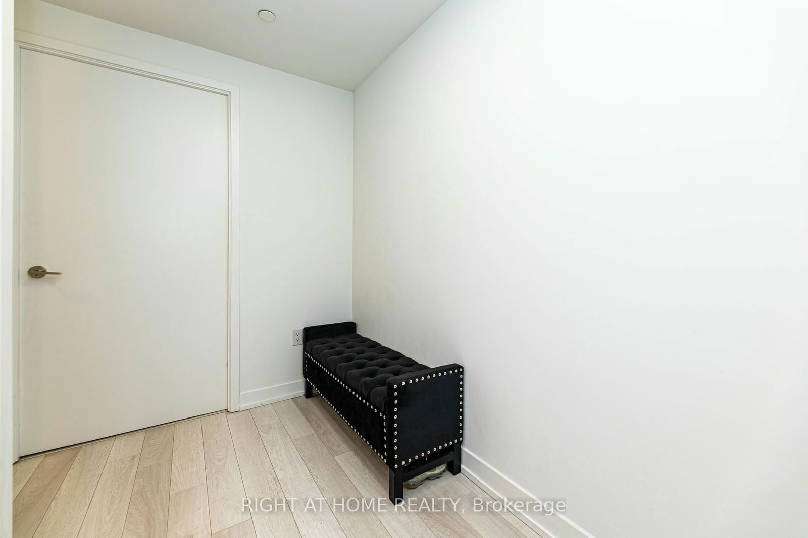 39 Roehampton Ave, unit 1301 for rent