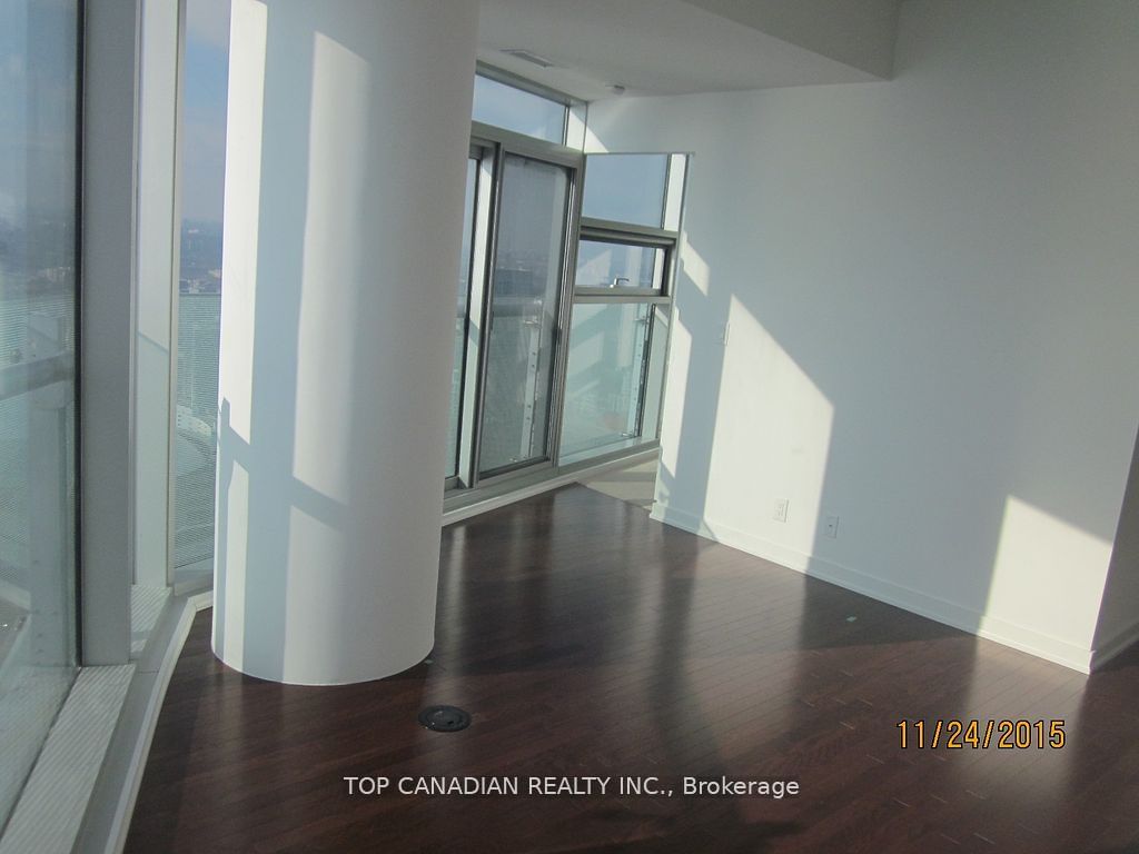 14 York St, unit 5705 for sale