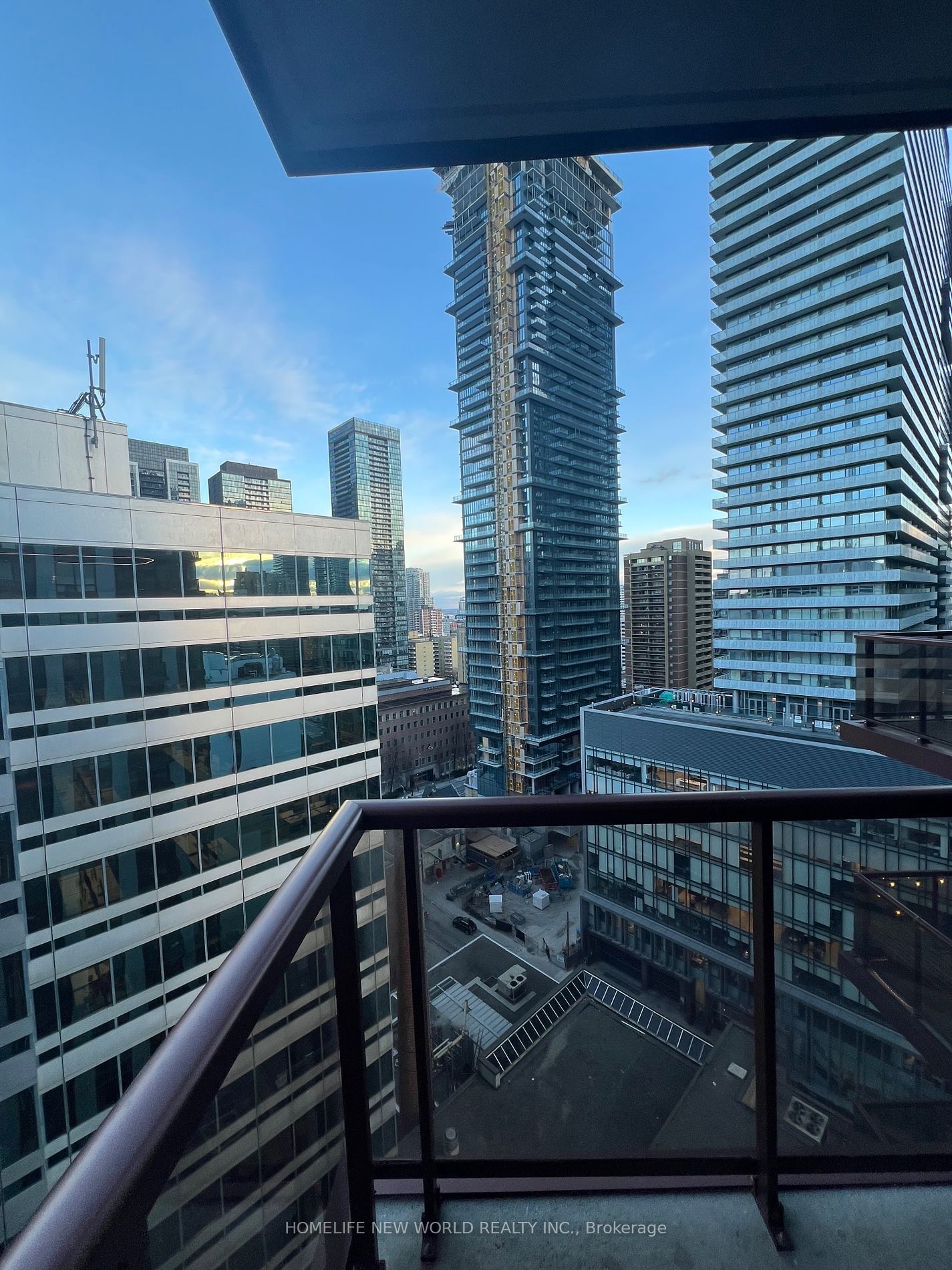 85 Bloor St W, unit 1909 for rent