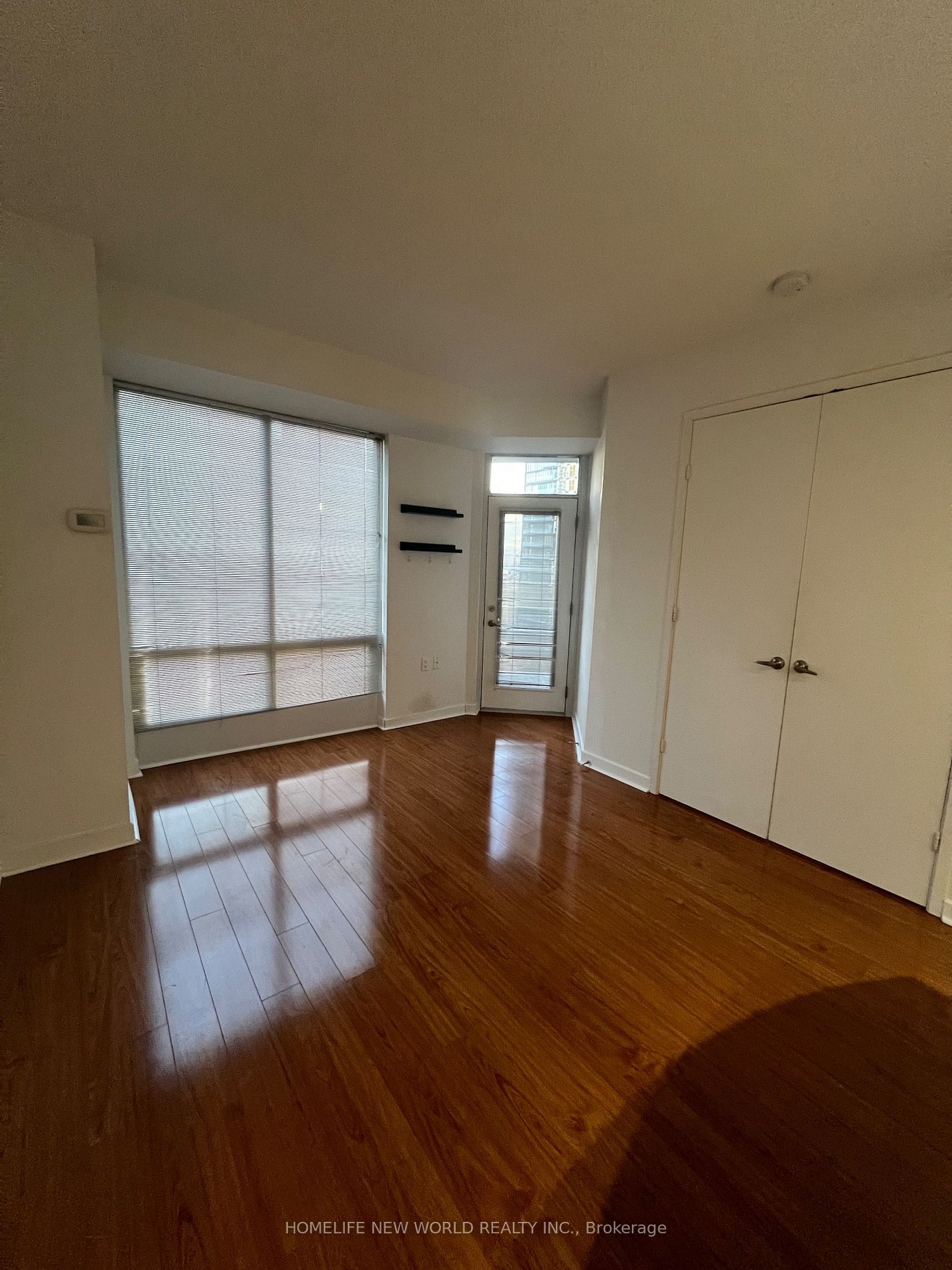 85 Bloor St W, unit 1909 for rent