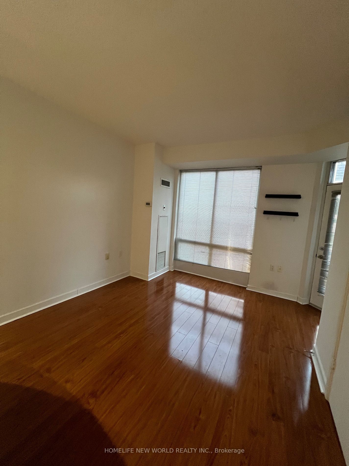 85 Bloor St W, unit 1909 for rent