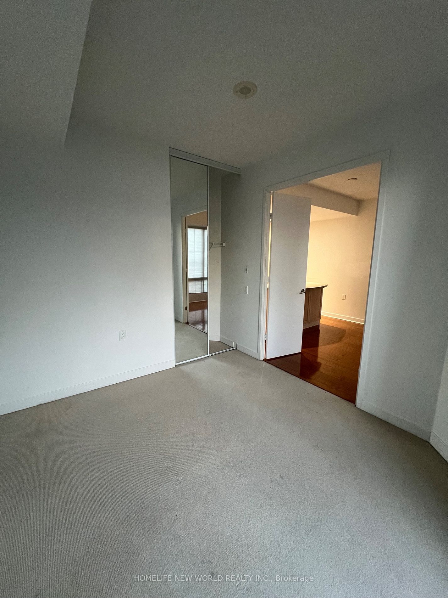 85 Bloor St W, unit 1909 for rent