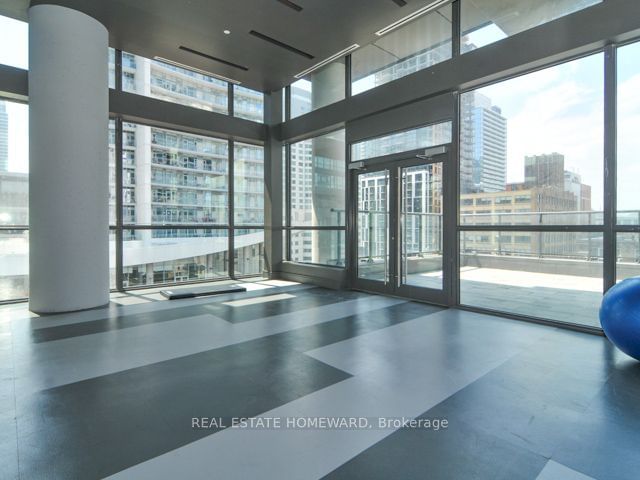 290 Adelaide St W, unit 2407 for rent