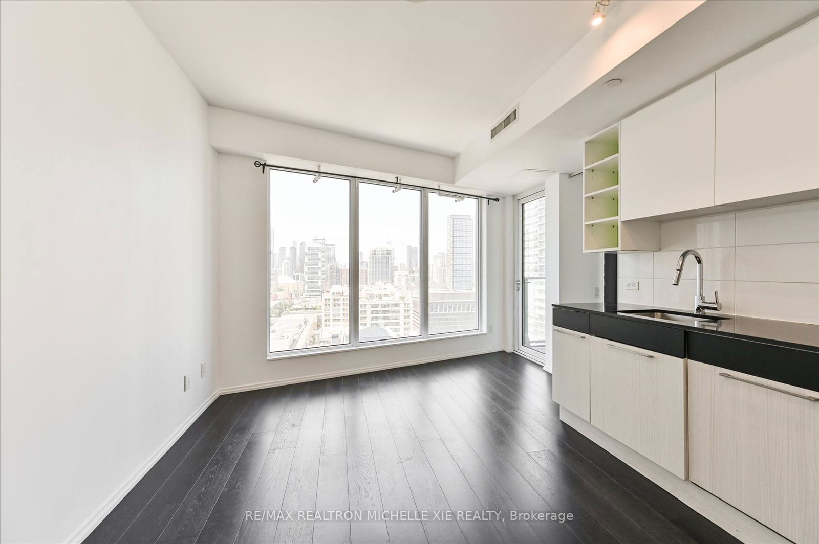 68 Shuter St, unit 2609 for sale