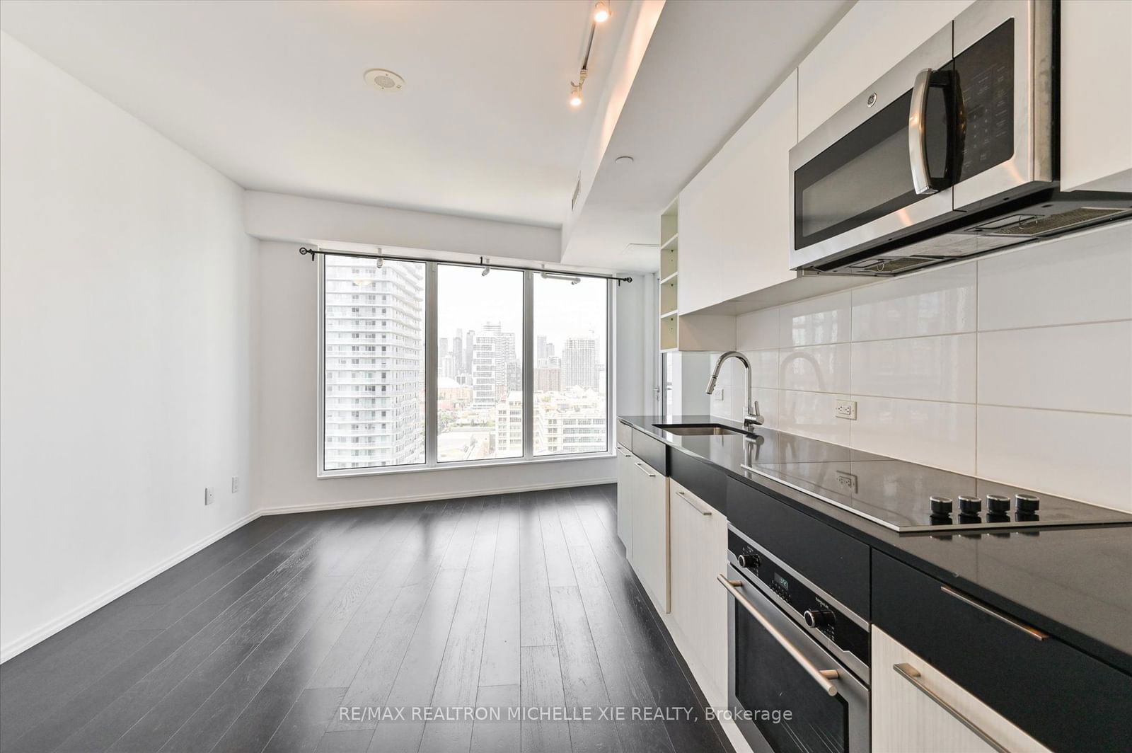 68 Shuter St, unit 2609 for sale