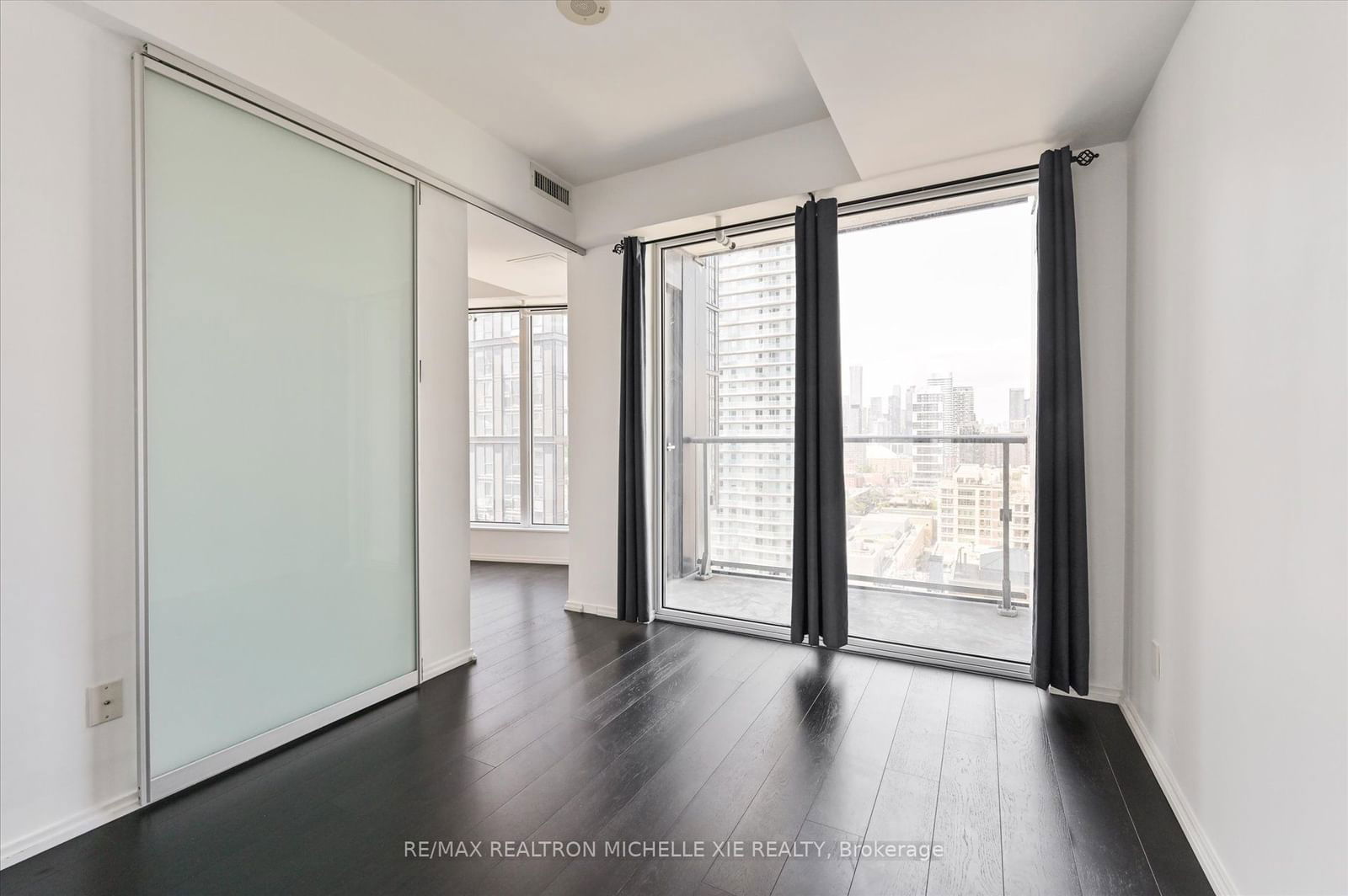 68 Shuter St, unit 2609 for sale